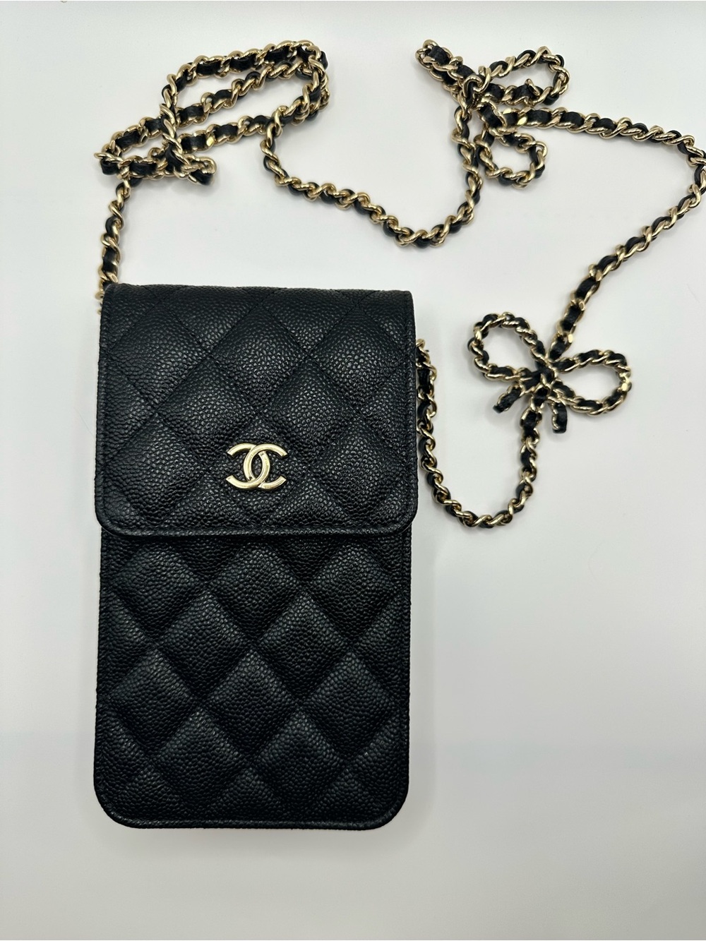 CHANEL Black Quilted Caviar Leather Crossbody Phone Pouch with Gold Bow Chain - Picture 2 of 13